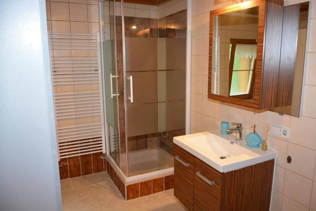 Happy Point Apartment 멜라우 외부 사진